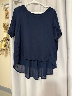 Relaxed Navy Short-Sleeve Tunic with Sheer Layered Hem